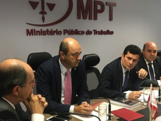 Sérgio Moro reúne-se com representantes do Ministério Público